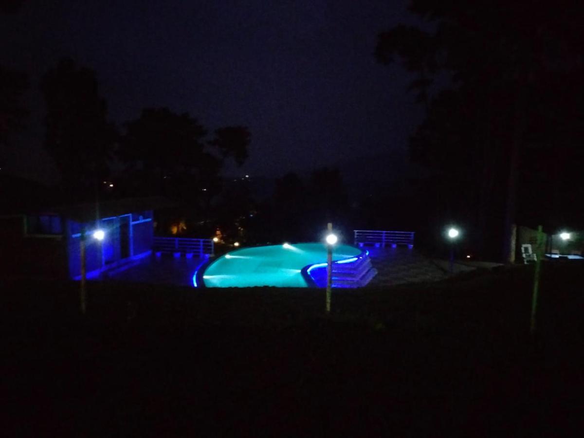 Odyssey Stays Umbir, Umiam Lake Mawlyngkhung Exterior photo